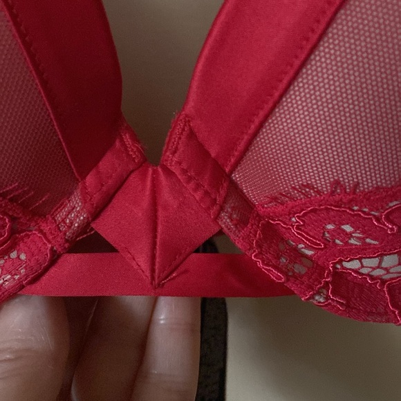 Victoria’s Secret Very Sexy Push Up Bra - Picture 4 of 7